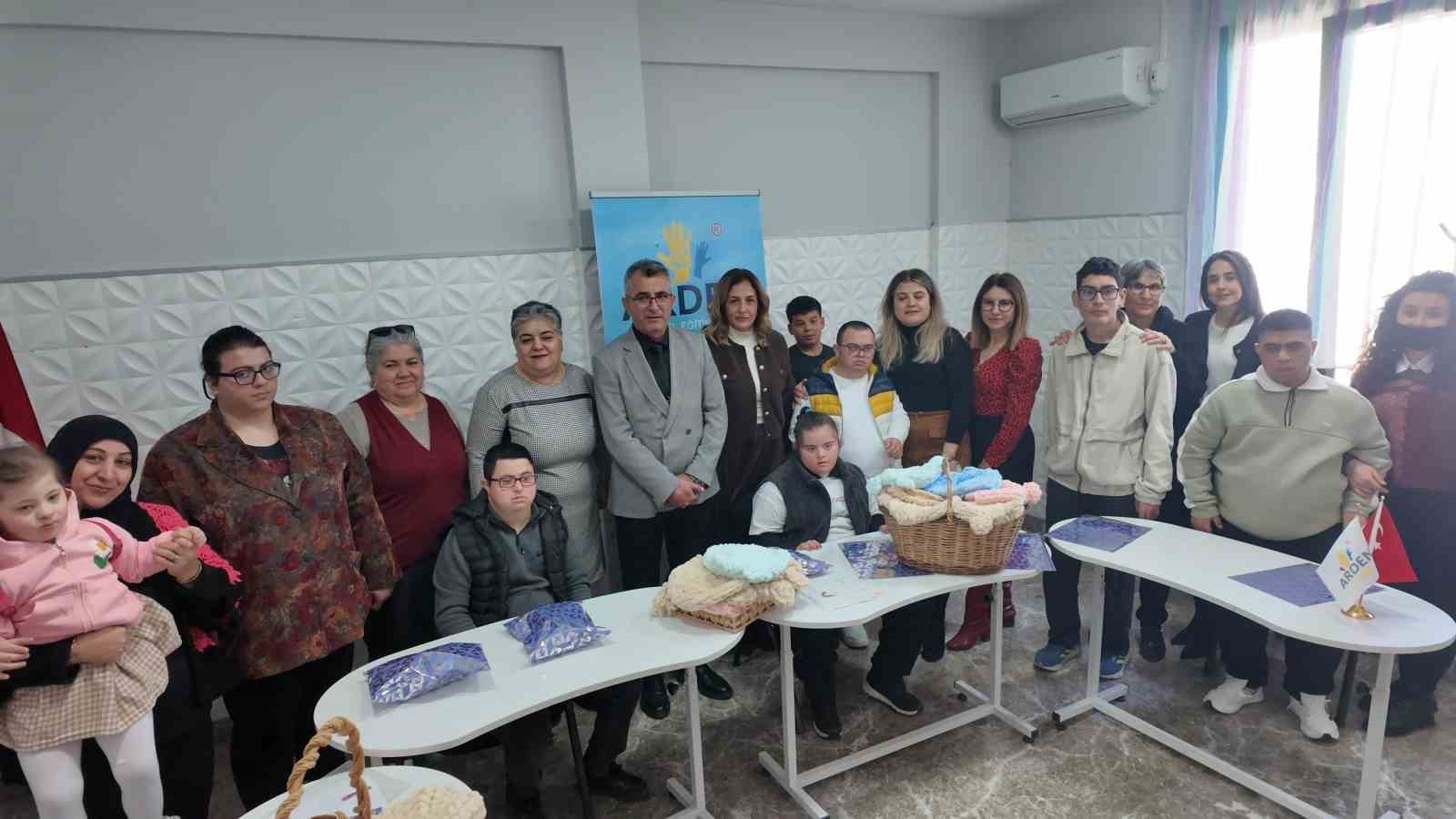 Söke’nin özel çocuklarından Şırnak’taki kardeşlerine sıcak hediye