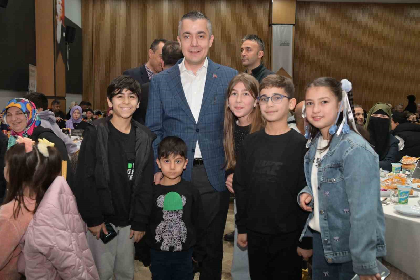 Esenyurt’ta TÜGVA Aile İftarı programı düzenlendi