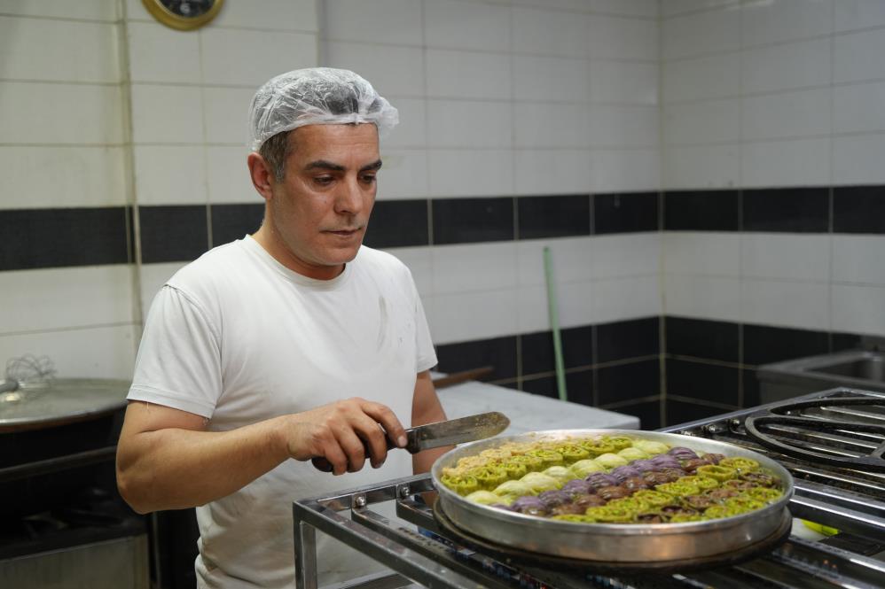 Gaziantep&rsquo;te baklavacılarda bayram yoğunluğu: G&uuml;nl&uuml;k &uuml;retim 20 tona ulaştı