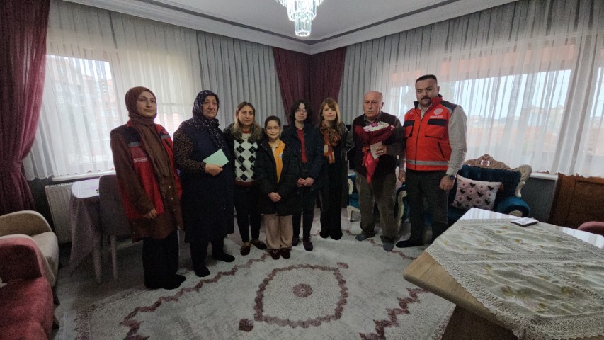 &Ouml;ğrencilerden şehit ailelerine vefa: 