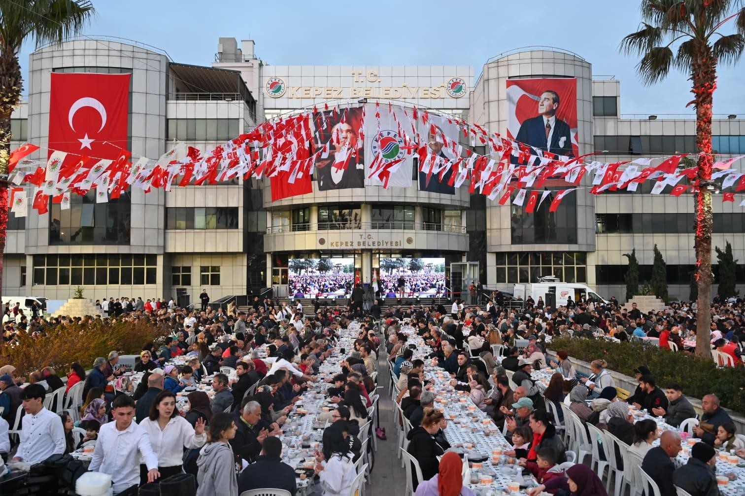 Kepez&rsquo;den Kadir Gecesi&rsquo;nde 5 bin kişilik birlik sofrası
