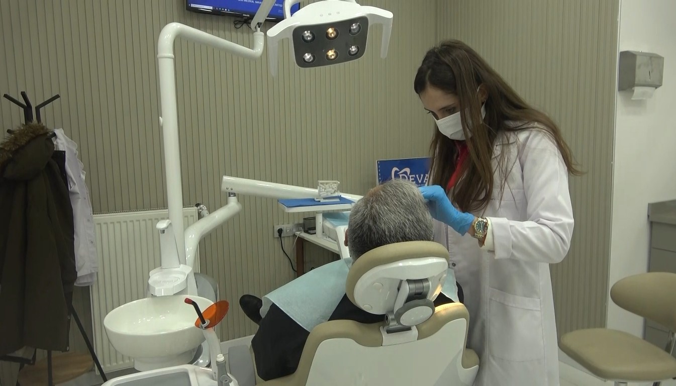 Uzmandan bayram &ouml;ncesi diş sağlığı uyarısı
