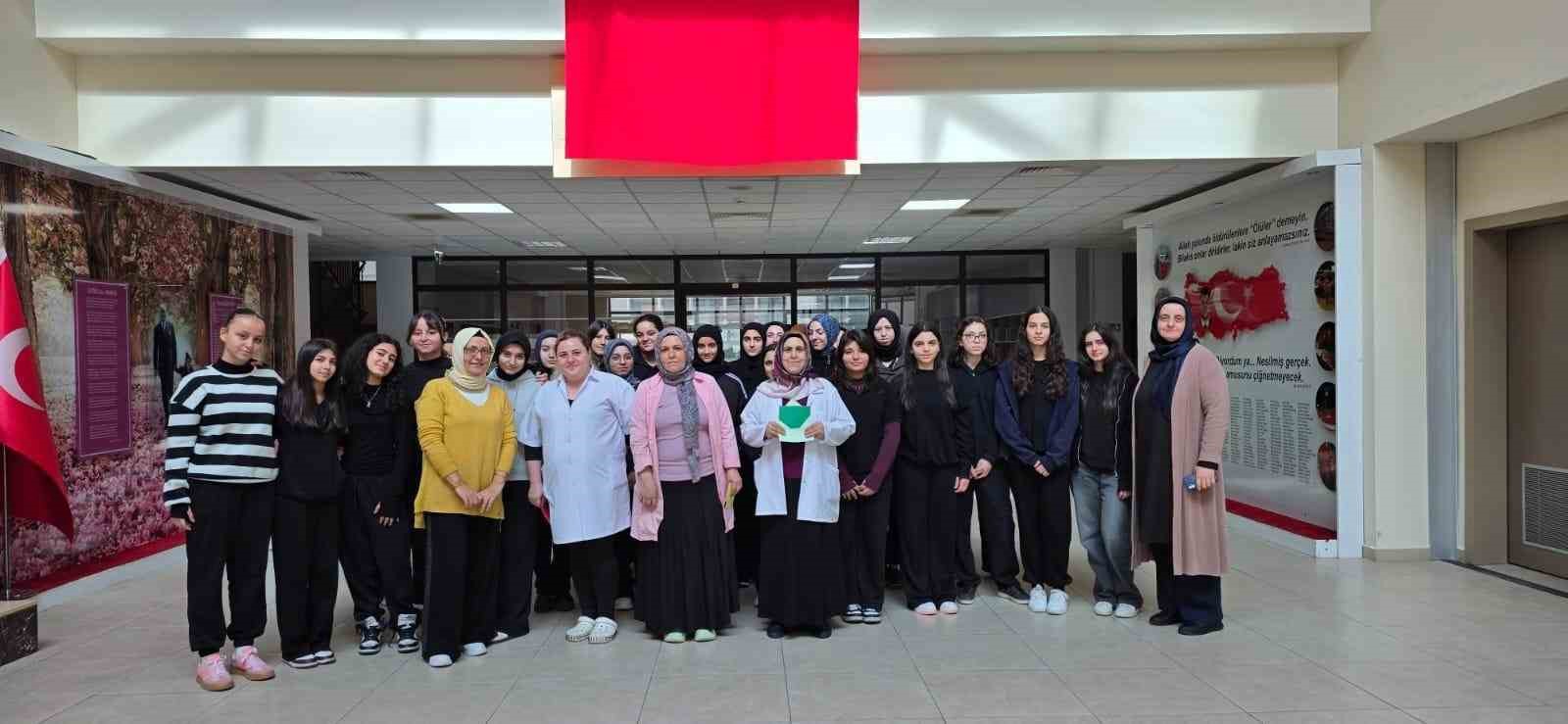 İzmirli öğrencilerin el emeği Gazze’de iftar sofrasına dönüştü