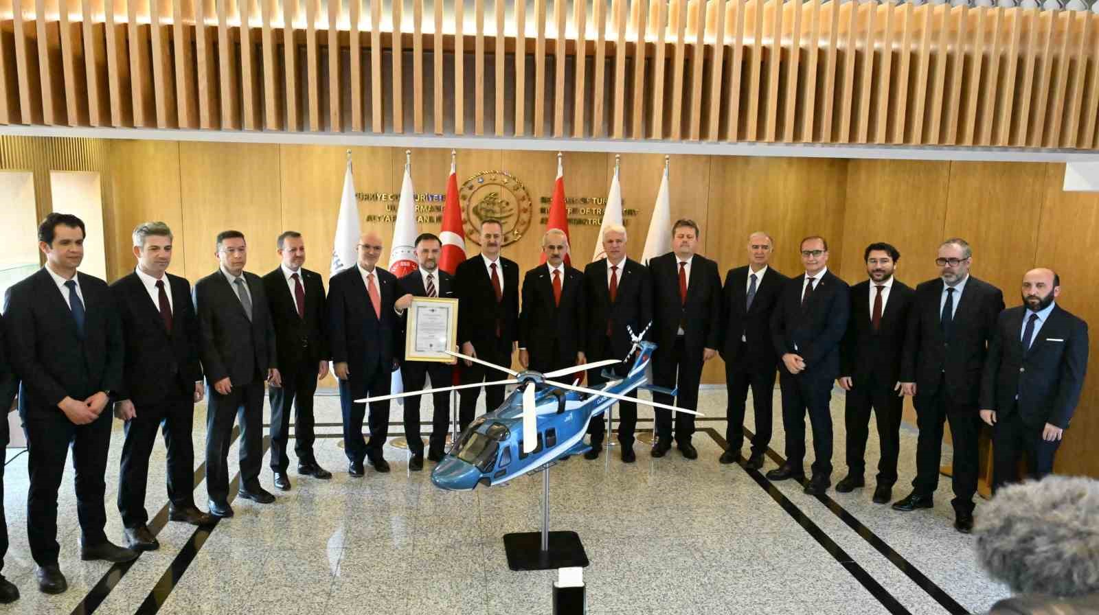 Bakan Uraloğlu: "G&Ouml;KBEY sadece bir helikopter değil, milletimize hizmet edecek milli gururumuzdur"
