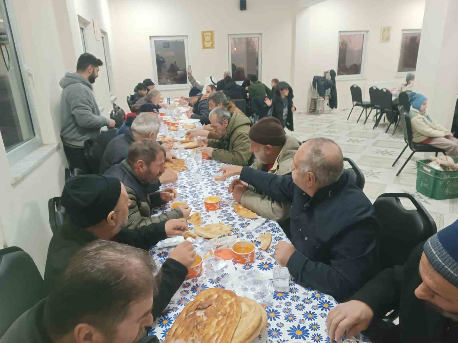 Karadenizliler Van&rsquo;da geleneksel iftarda buluştu
