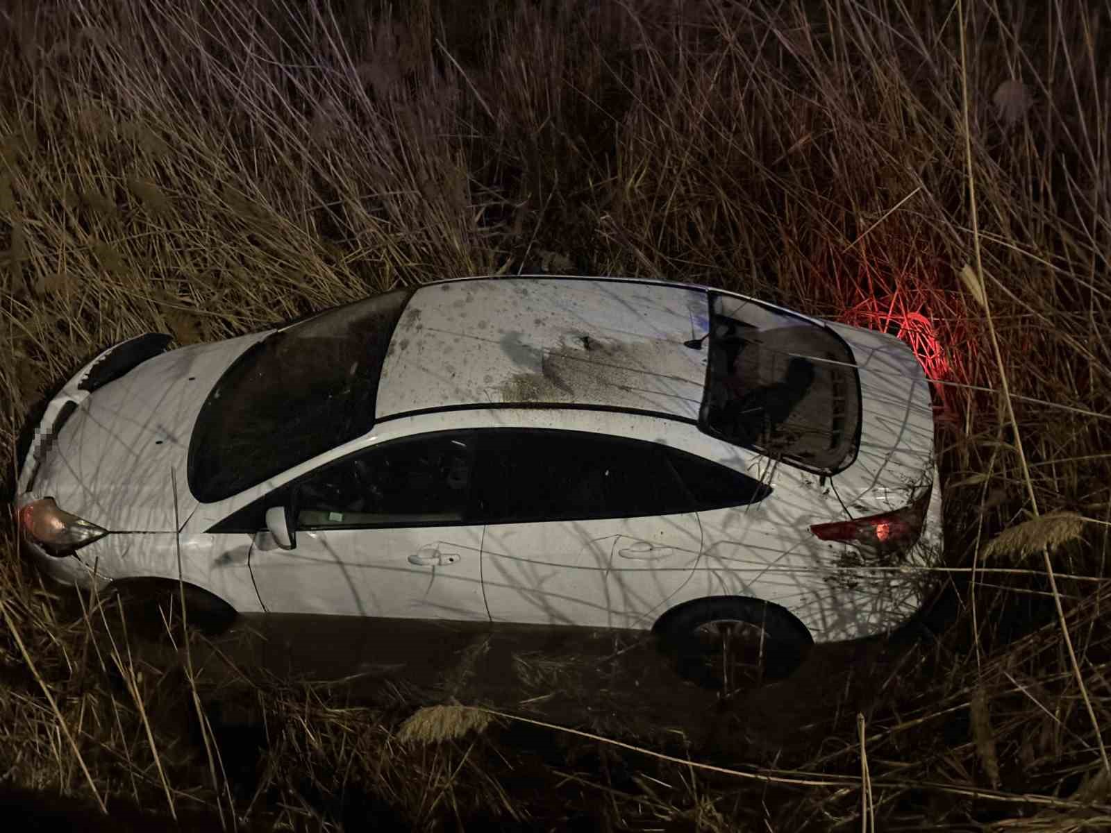 Iğdır’da otomobil sulama kanalına uçtu: Sürücü, kızı ve torunu son anda kurtuldu