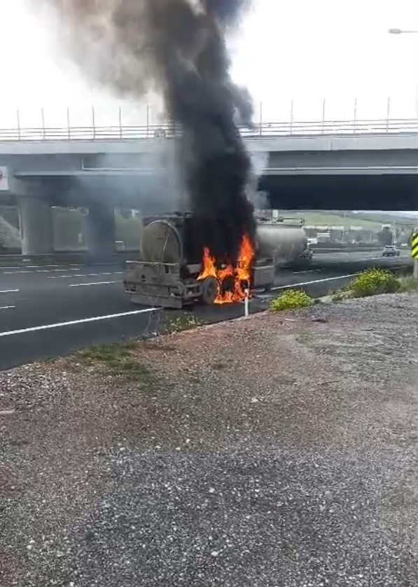 Osmaniye’de mazot yüklü tanker alev aldı
