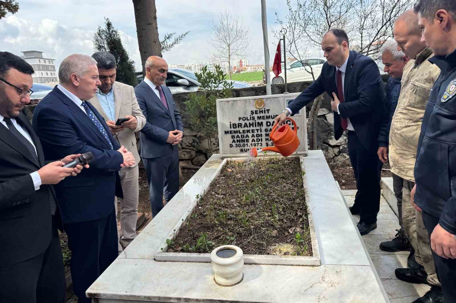 Araban&rsquo;da Şehitleri Anma ve &Ccedil;anakkale Deniz Zaferi&rsquo;nin yıl d&ouml;n&uuml;m&uuml; kutlandı
