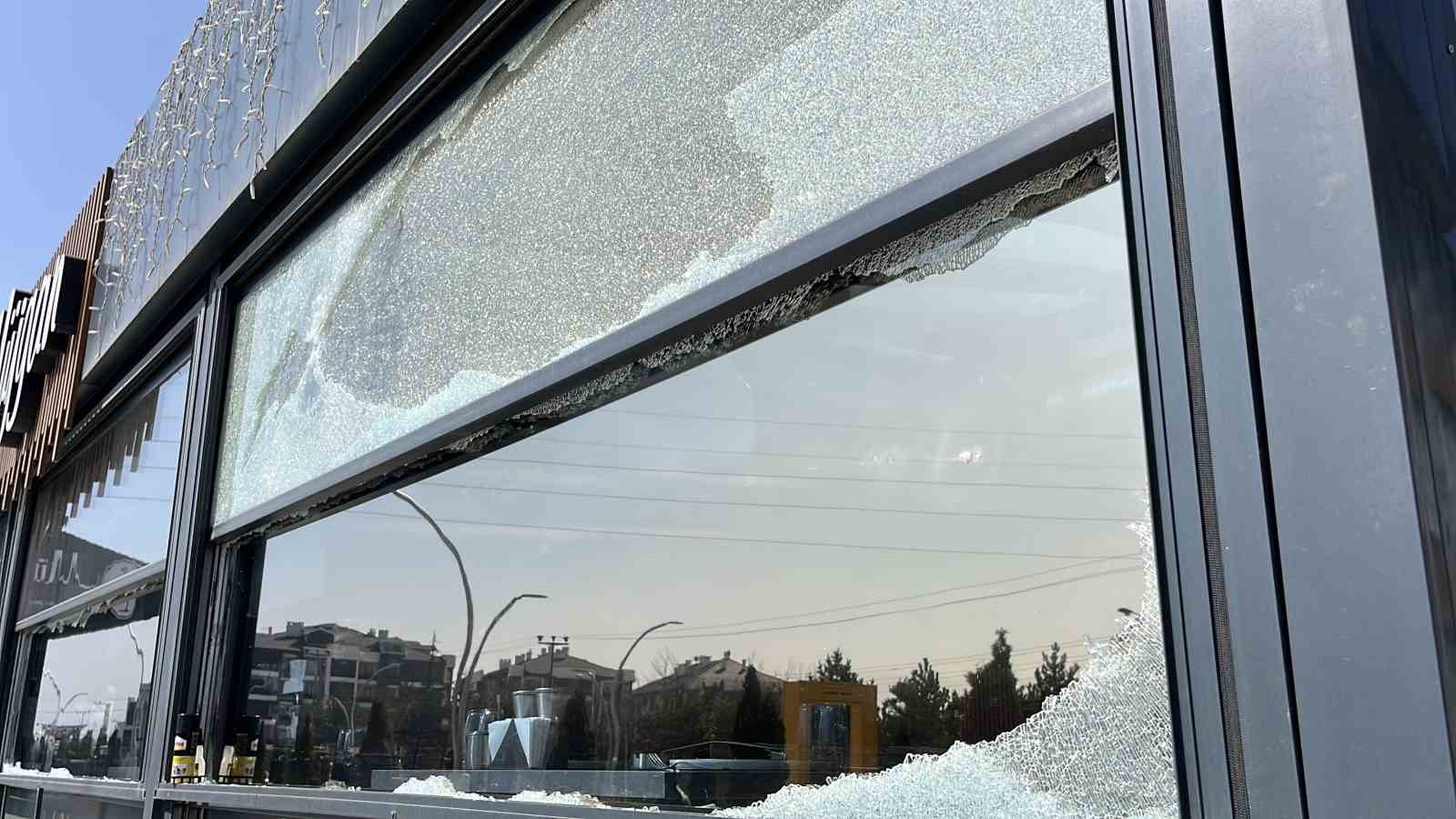 Ramazanda kapalı olan mekanın kurşunlanma anı kamerada