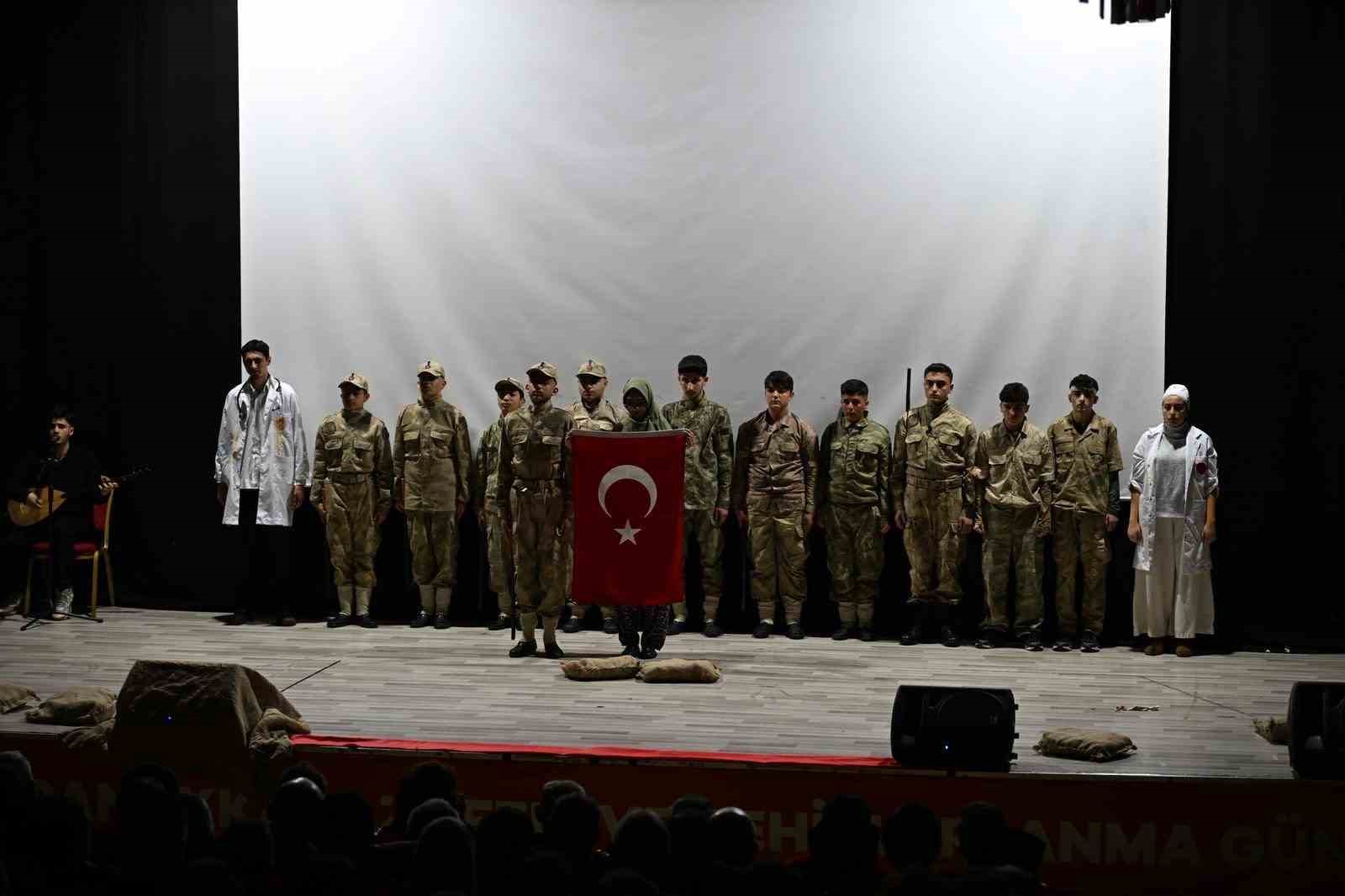 Ağrı&rsquo;da &Ccedil;anakkale Zaferi&rsquo;nin 111. yılı t&ouml;renlerle anıldı
