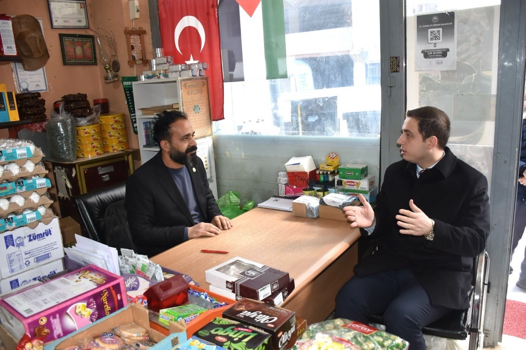 Kaymakam Başar, bayram &ouml;ncesi &ccedil;arşı esnafı ile bir araya geldi
