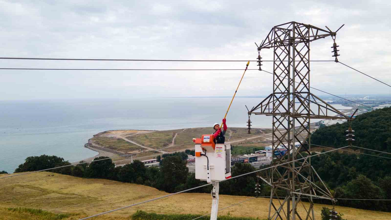 Bayramda 2,5 milyon aboneye kesintisiz enerji için önlemler alındı