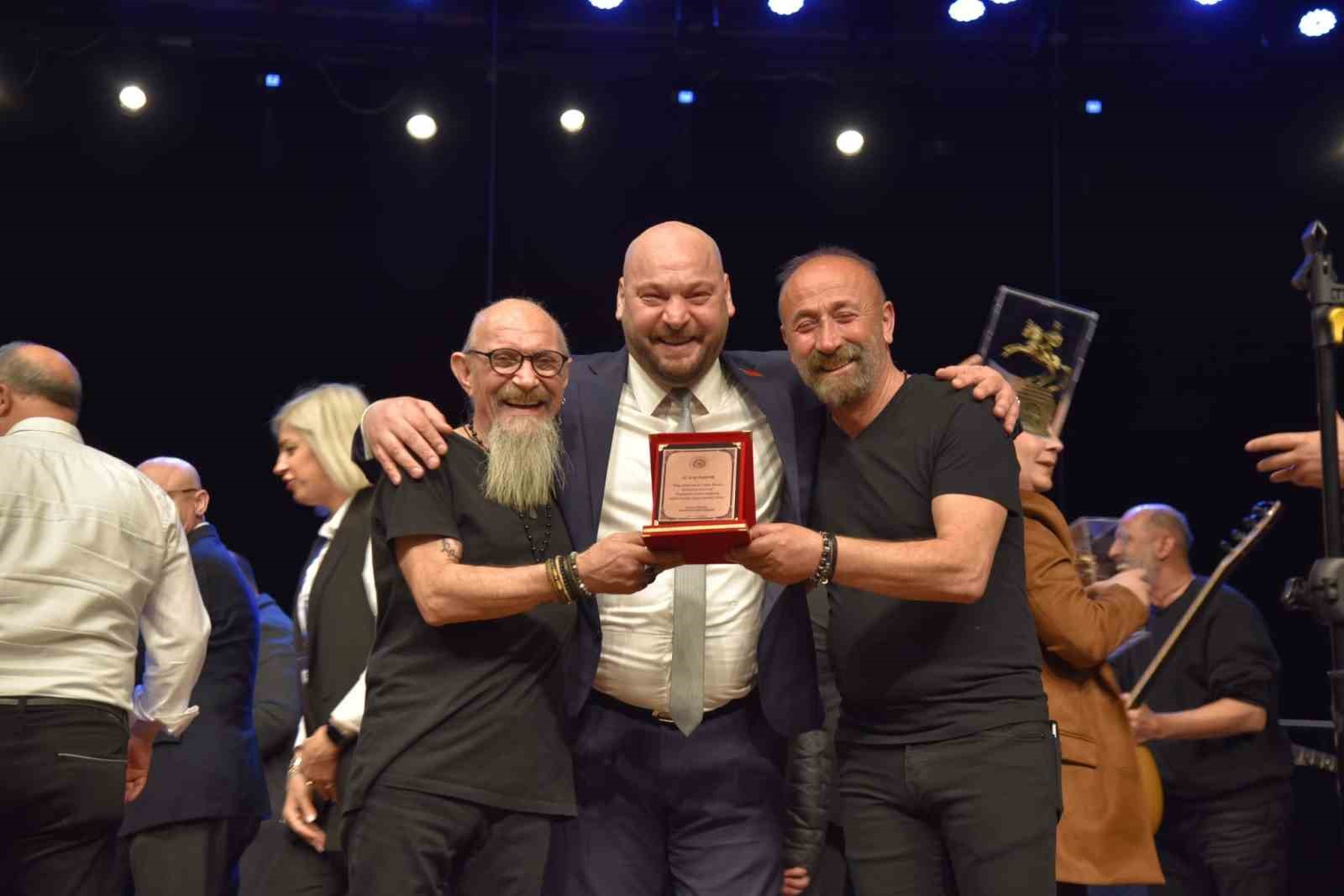 Atakum&rsquo;da Edip Akbayram ve Volkan Konak anıldı
