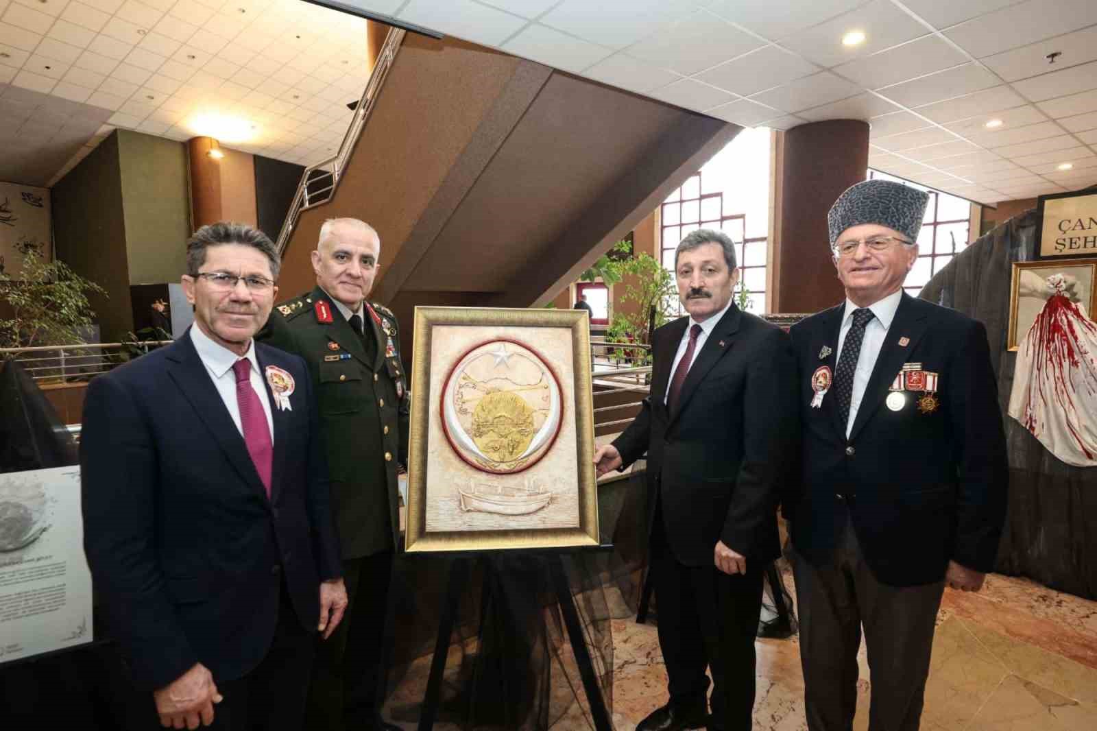 &Ccedil;anakkale ve İstiklal Madalyası Sergisi beğeni topladı
