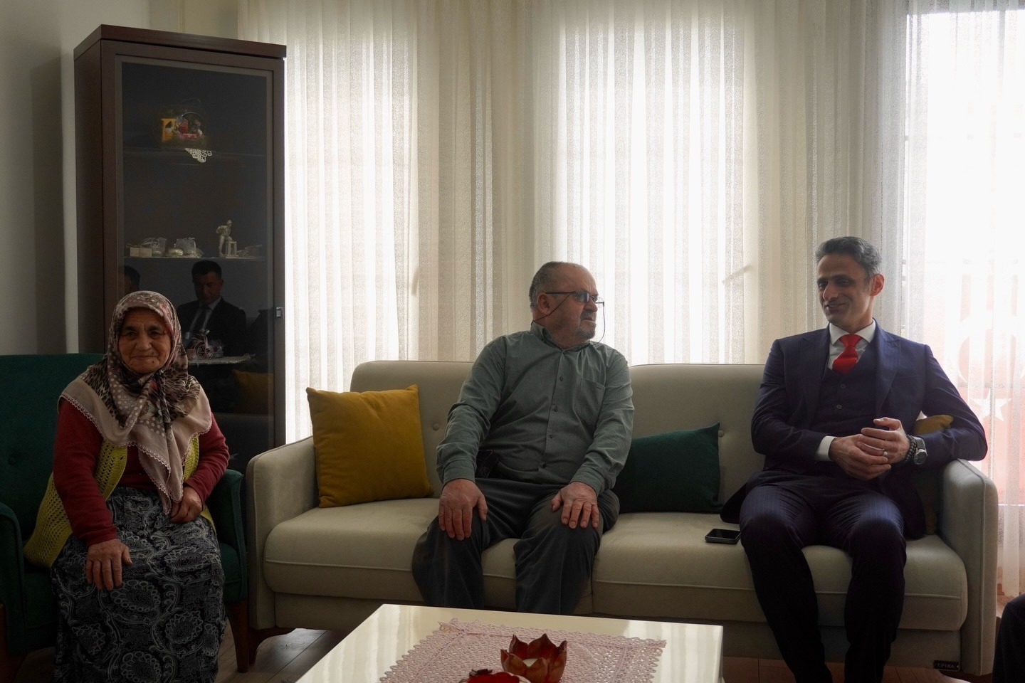 &Ccedil;aycuma Kaymakamı Adem Kaya şehit ve gazi ailelerini ziyaret etti
