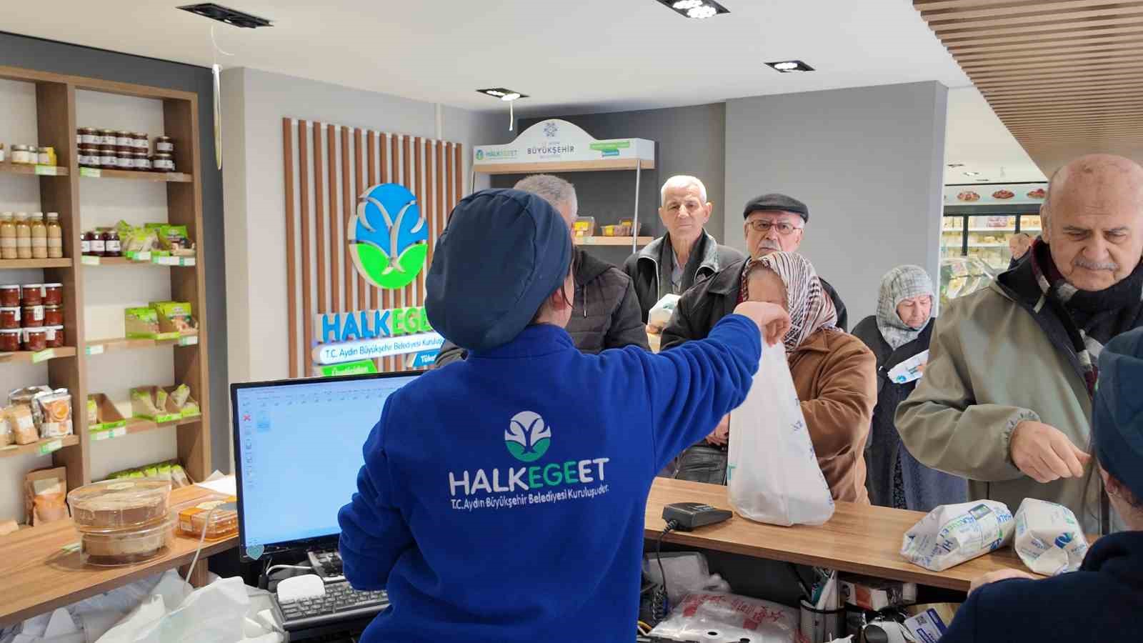 Başkan &Ccedil;er&ccedil;ioğlu&rsquo;ndan Ramazan Bayramı &ouml;ncesi Halk Ege Et şubelerinde indirim
