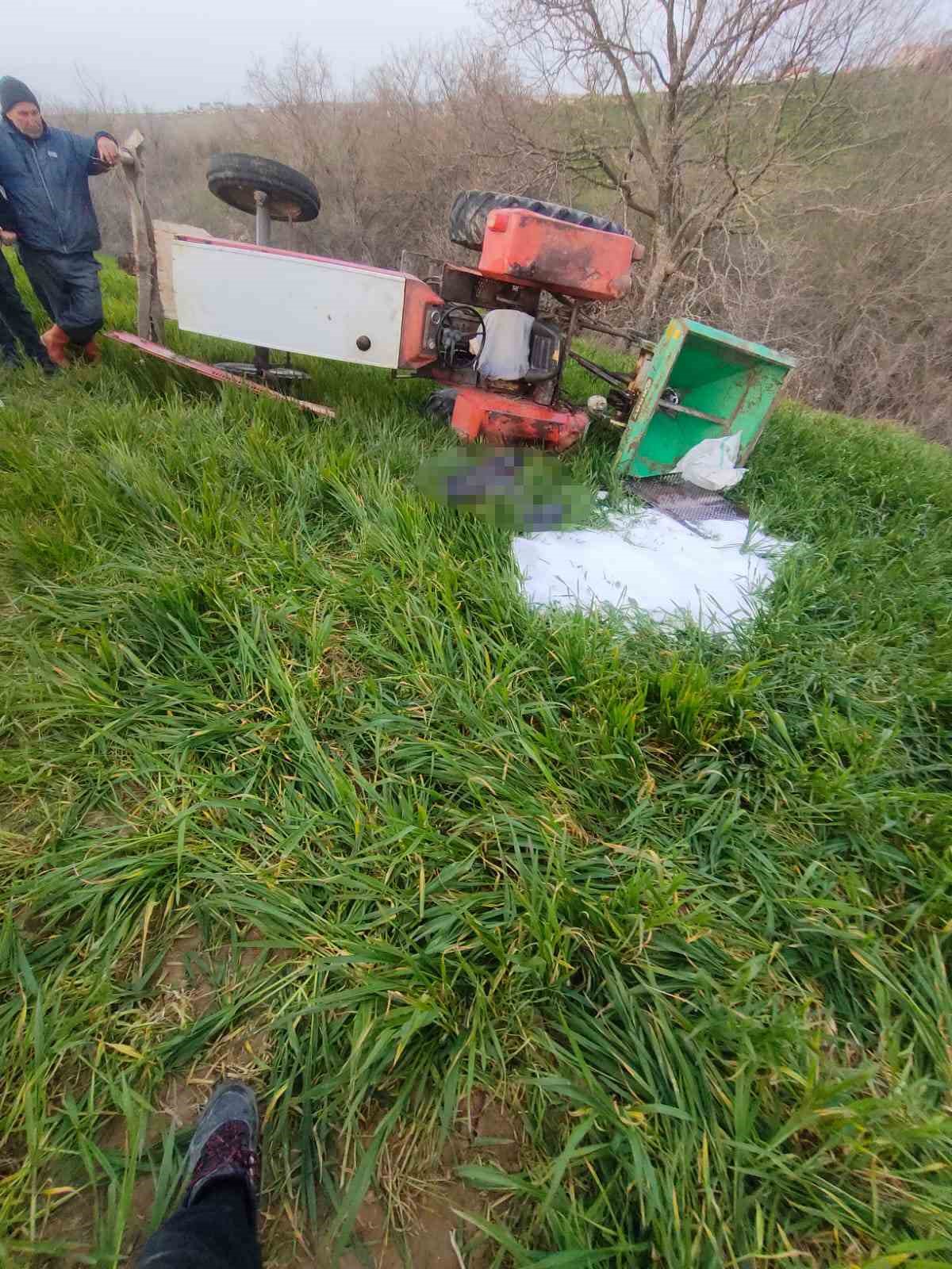 Tarlaya gübre atmaya giderken canından oldu