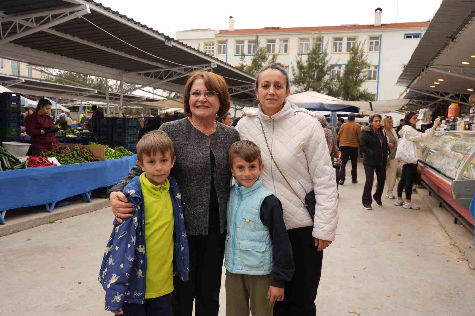 Başkan Gen&ccedil;ay pazar esnafı ile bayram &ouml;ncesi bir araya geldi
