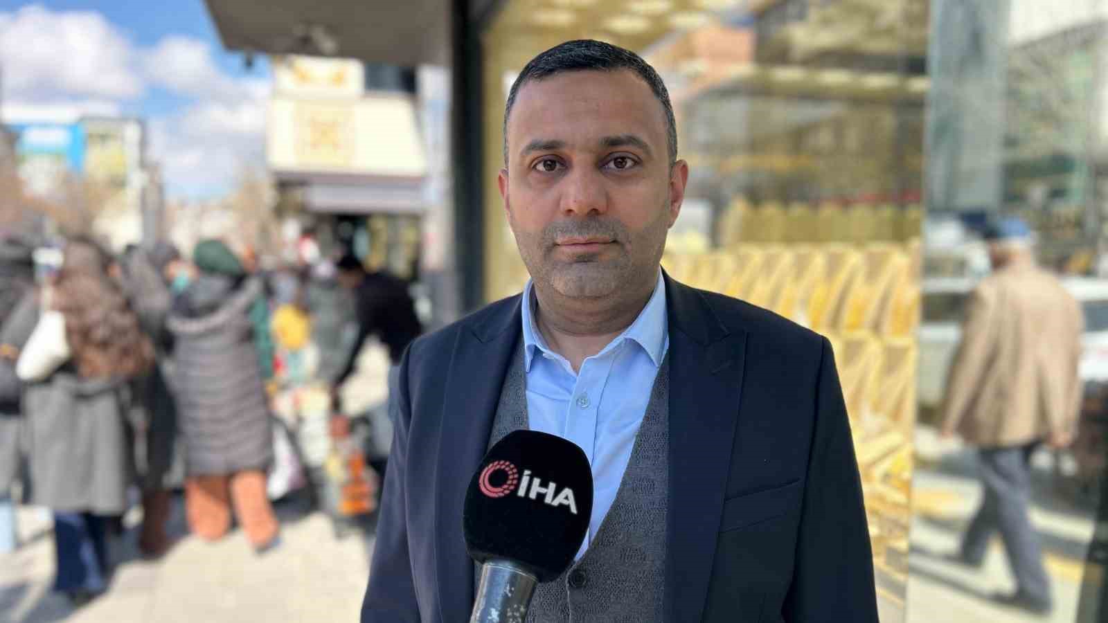 Van&rsquo;da bayram telaşı: Caddeler doldu taştı
