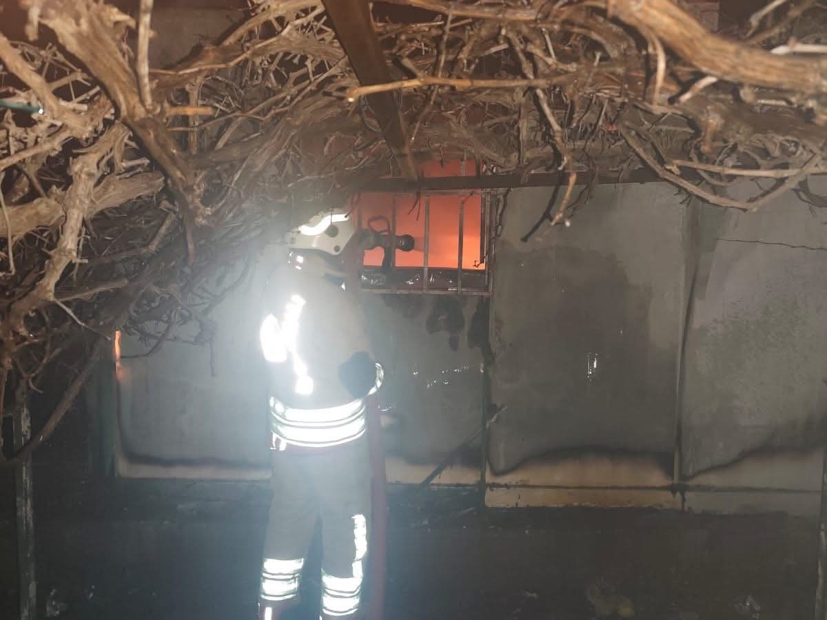 Reyhanlı’da konteyner alevlere teslim oldu