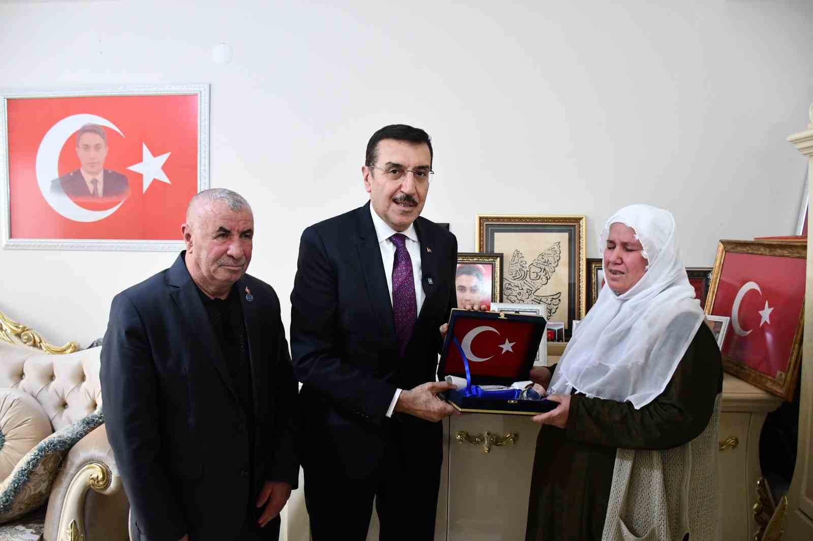 AK Parti Malatya Milletvekili T&uuml;fenkci&rsquo;den şehit ailelerine ziyaret
