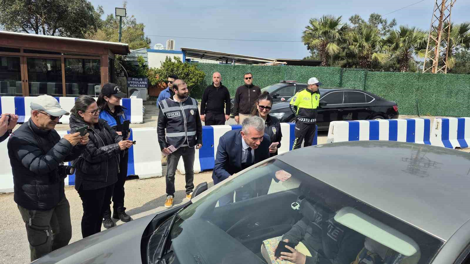 Bodrum&rsquo;da bayram denetimleri sıkı: 1 g&uuml;nde 25 bin ara&ccedil; girdi
