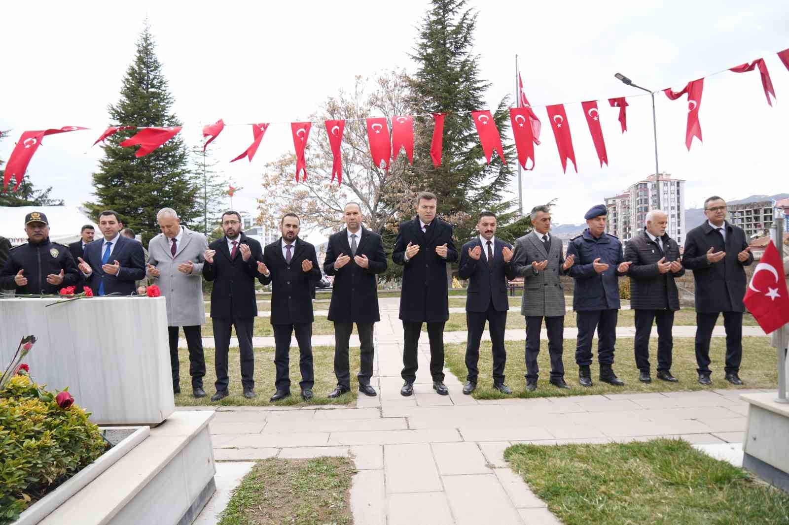 Niğde&rsquo;de bayram arifesinde şehitlikler ziyaret edildi
