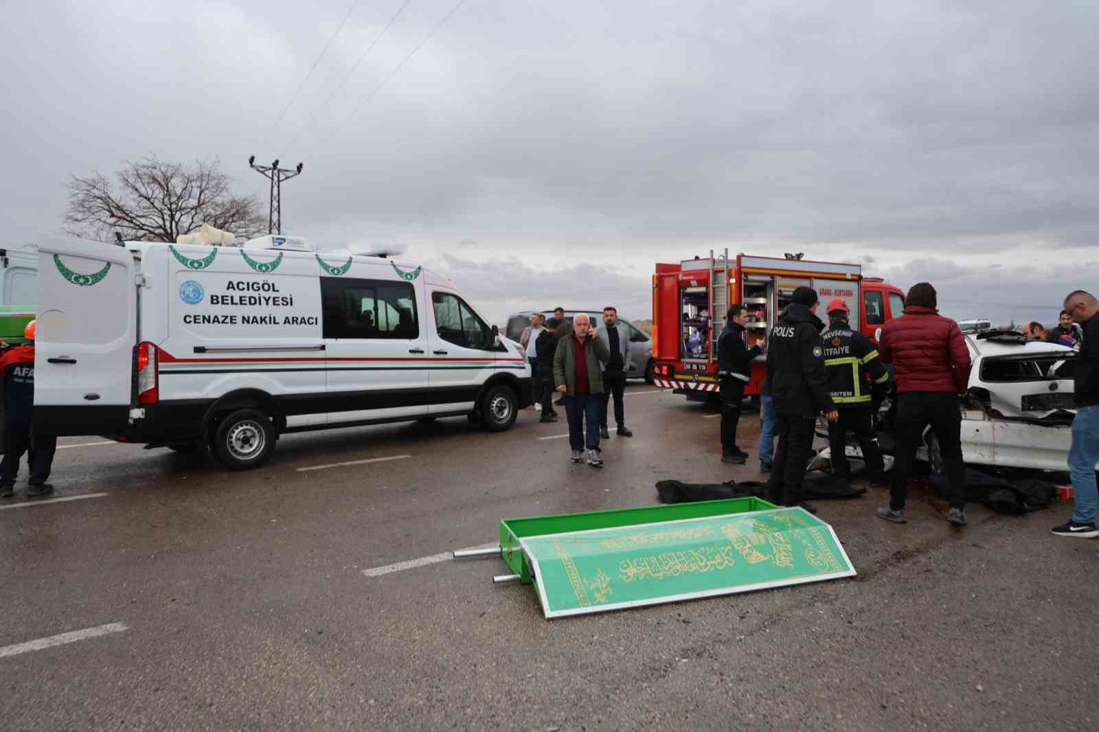 Nevşehir&rsquo;de zincirleme trafik kazası: 2 &ouml;l&uuml;, 7 yaralı

