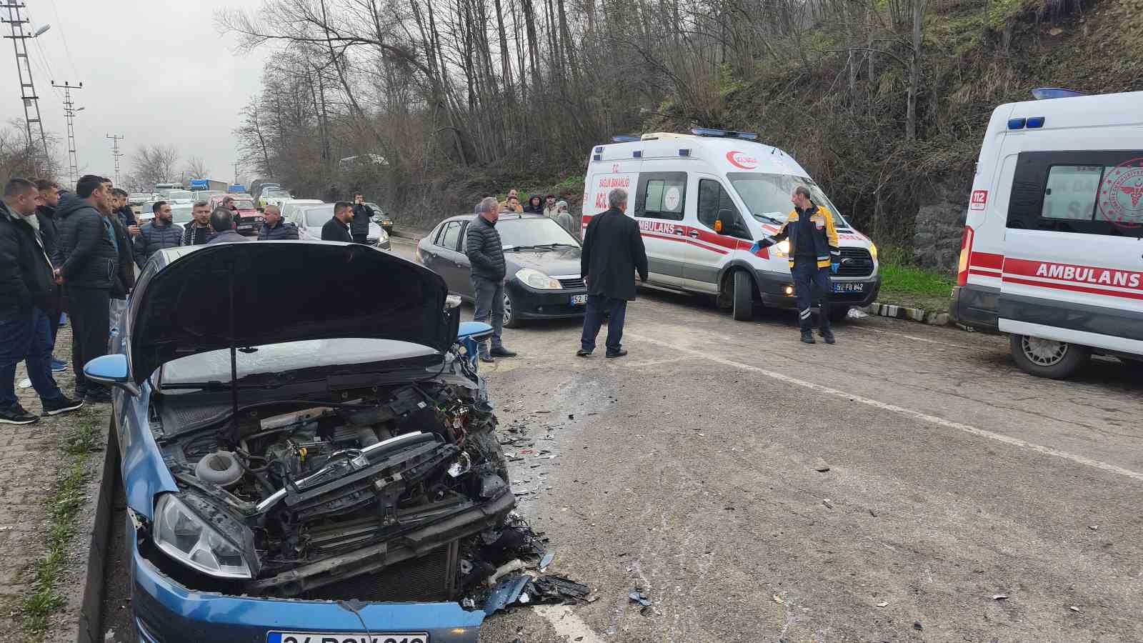 Ordu&rsquo;da iki ayrı trafik kazasında 12 kişi yaralandı
