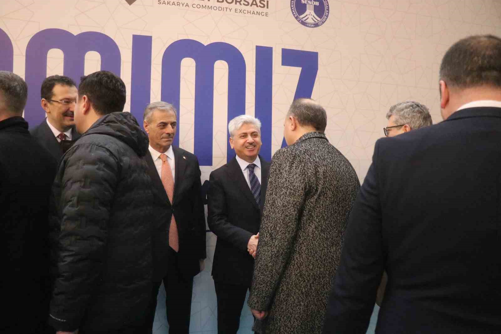 Sakarya protokolü ve vatandaş bayramlaştı