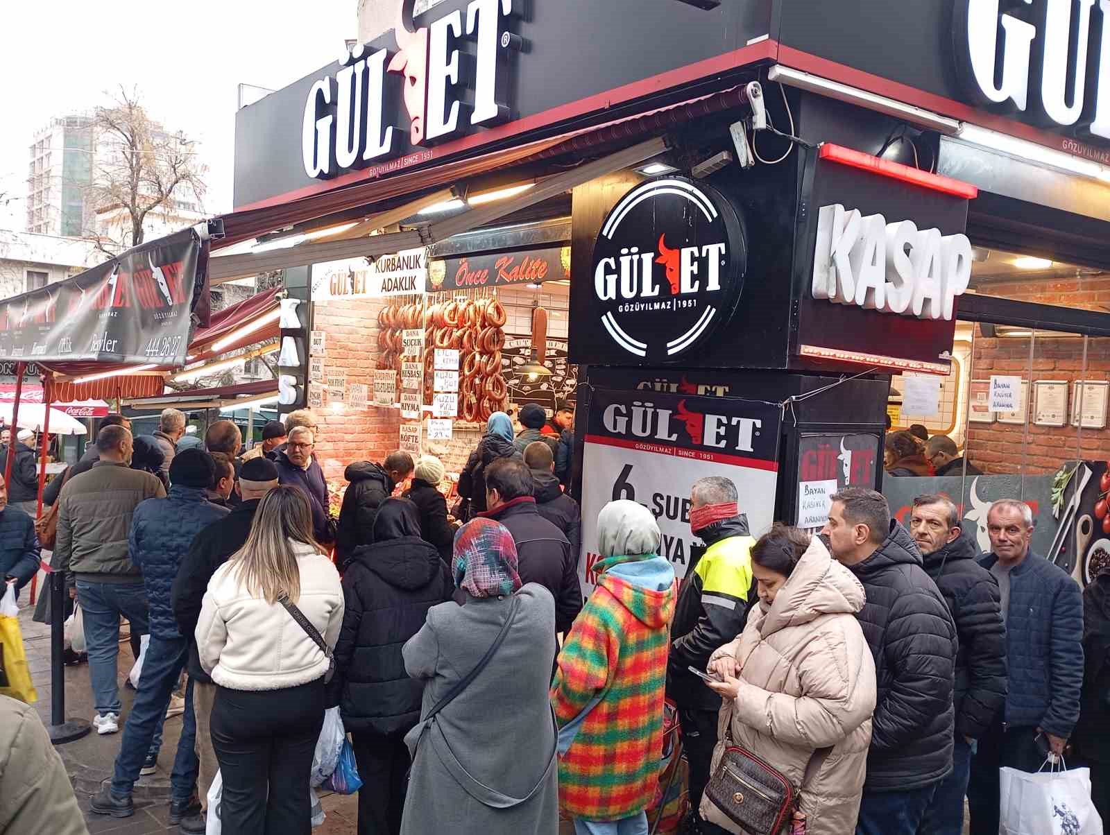 Bursa’da bayram öncesi kasaplarda yoğunluk