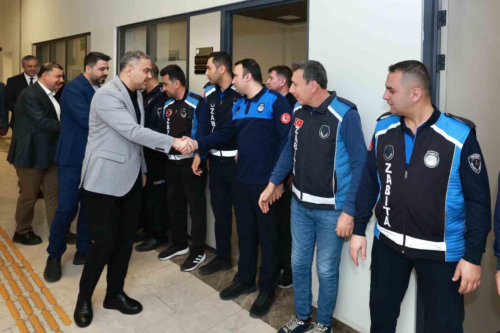 Başkan Toptaş belediye personeliyle bayramlaştı
