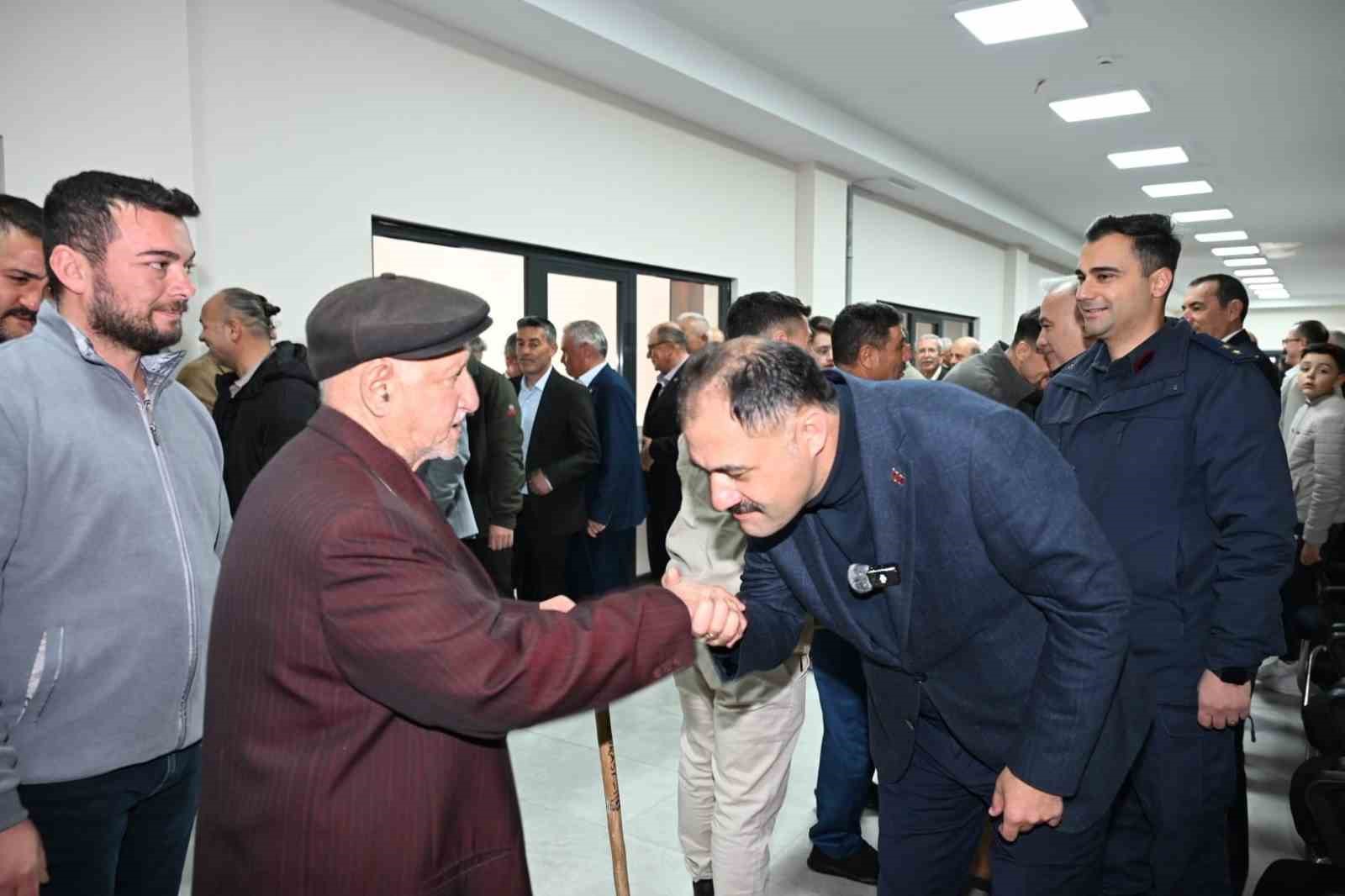 Demirci’de geleneksel bayramlaşma törenine yoğun katılım