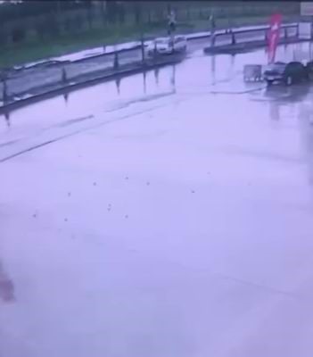 Diyarbakır&rsquo;da trafik kazası g&uuml;venlik kamerasına yansıdı
