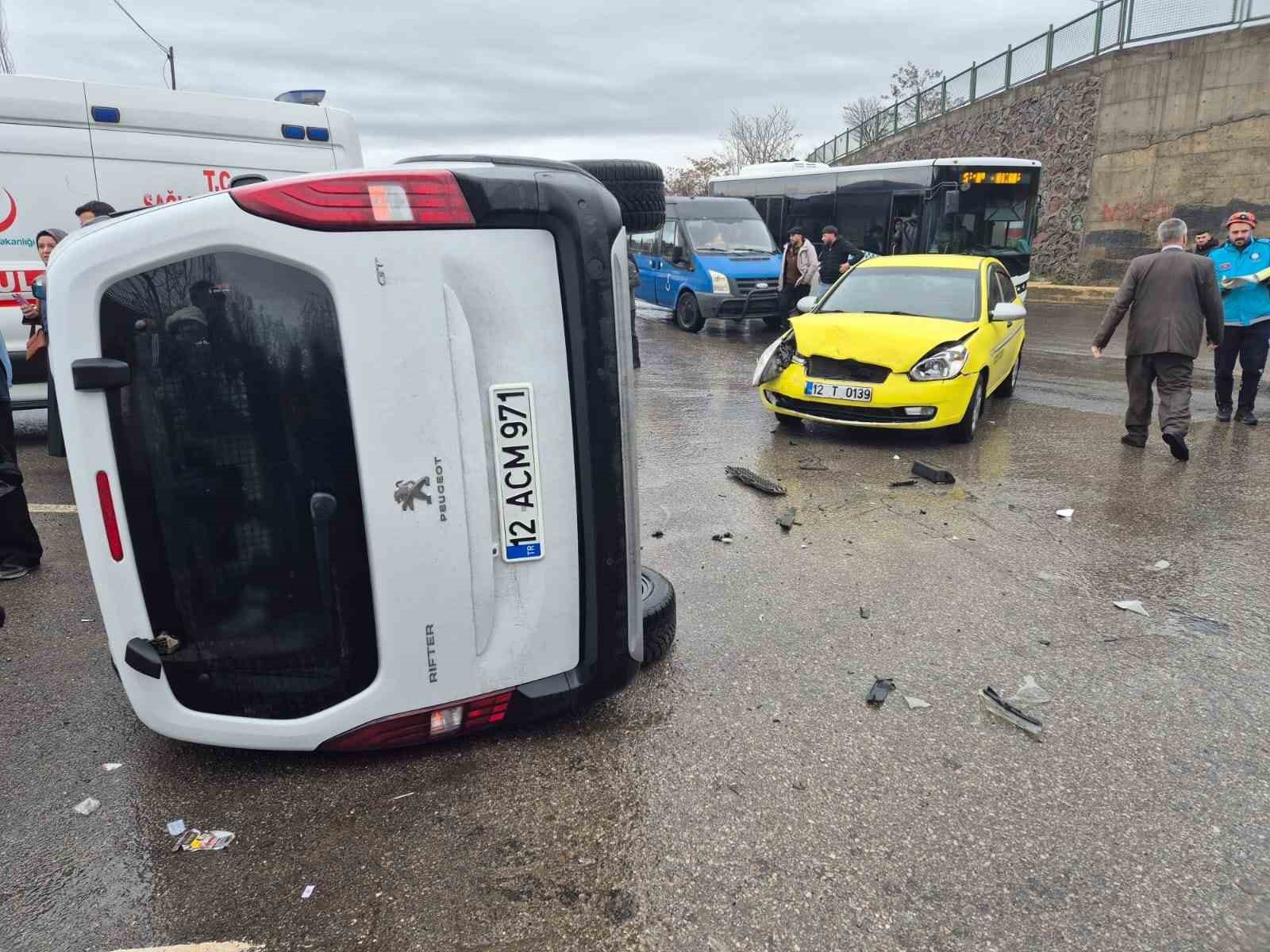Bing&ouml;l&rsquo;de trafik kazası : 5 yaralı
