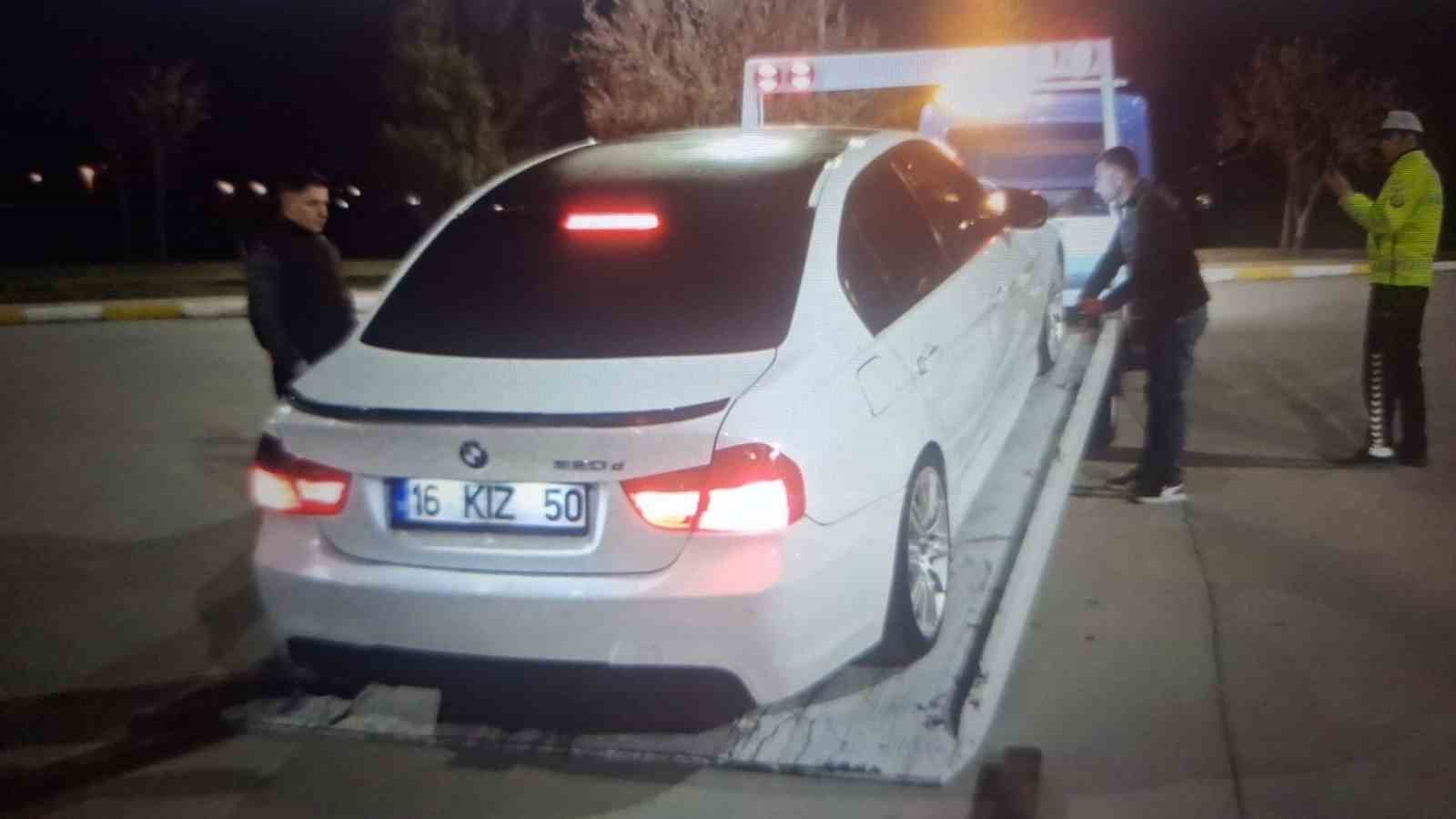 Tokat&rsquo;ta abartı egzoz kullanan s&uuml;r&uuml;c&uuml;ye ceza yağdı, ara&ccedil; trafikten men edildi
