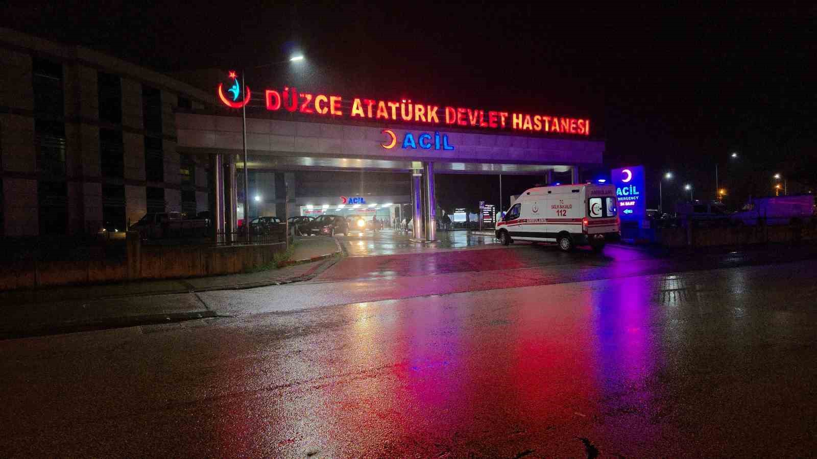 14 yaşında &ccedil;ocuk, otob&uuml;s durağında silahla vurulmuş halde bulundu
