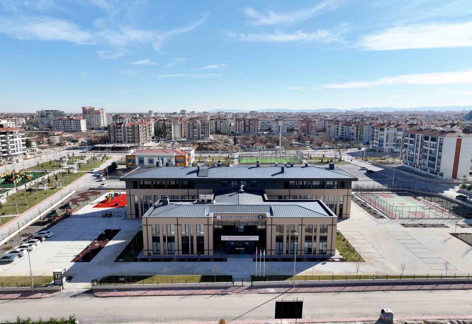 T&uuml;rkiye&rsquo;nin en b&uuml;y&uuml;k Engelsiz Yaşam Merkezi hasta kabul&uuml;ne başladı
