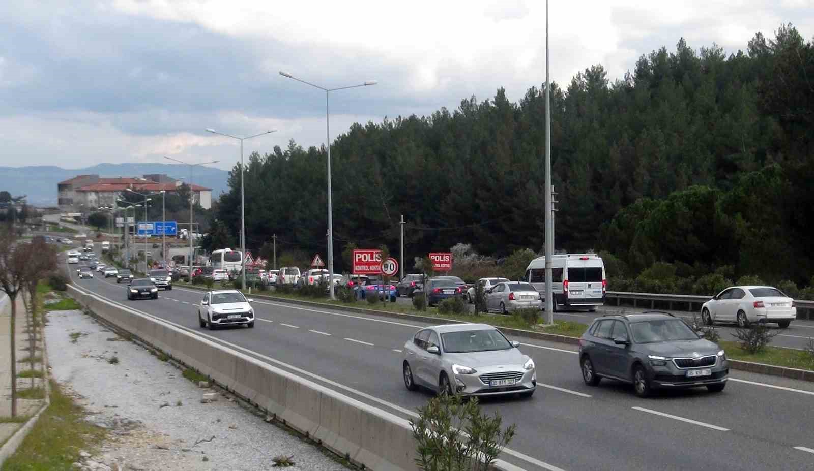 Muğla&rsquo;da tatilcilerin d&ouml;n&uuml;ş yolculuğu başladı
