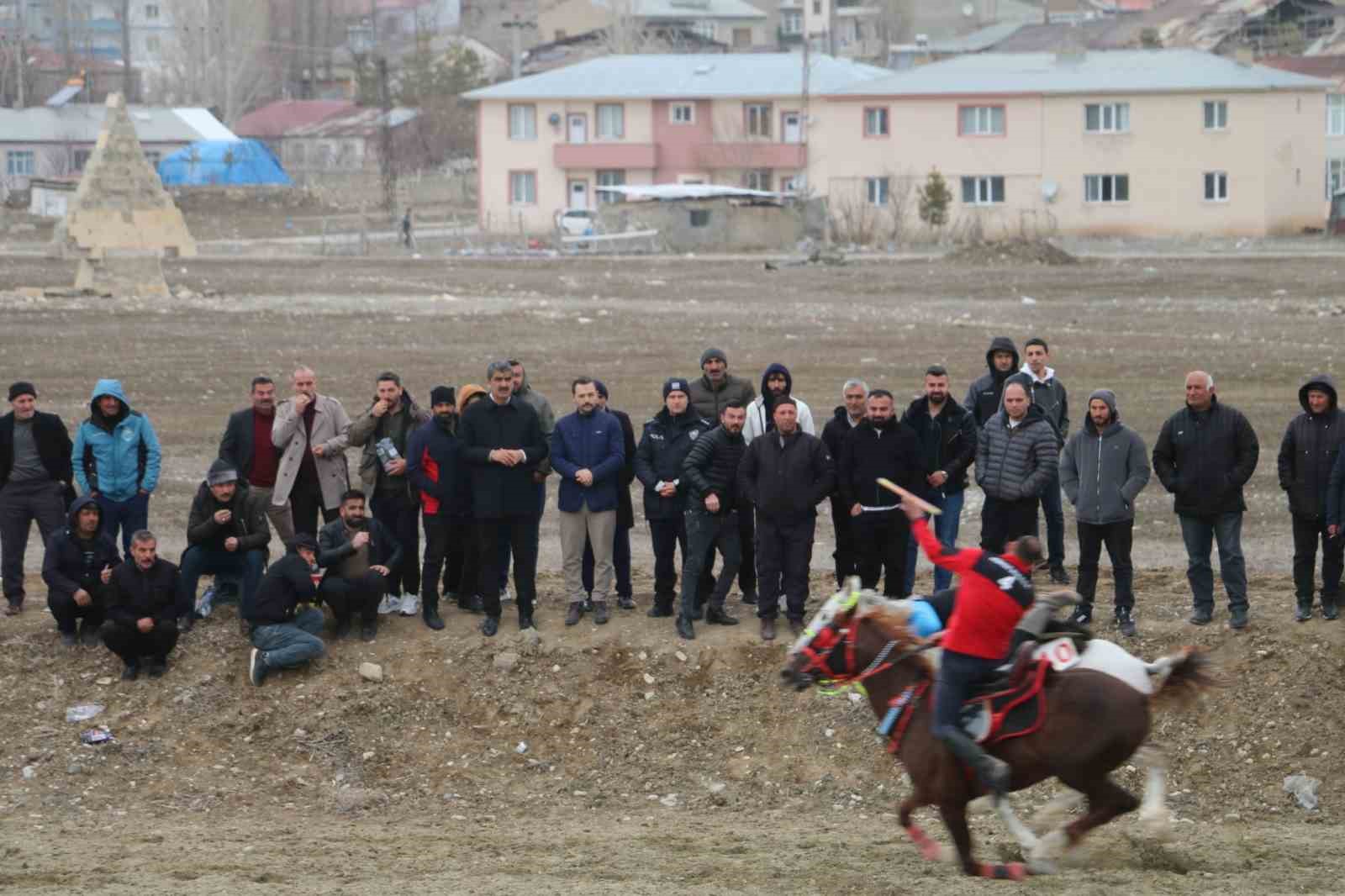 Cirit müsabakası nefes kesti