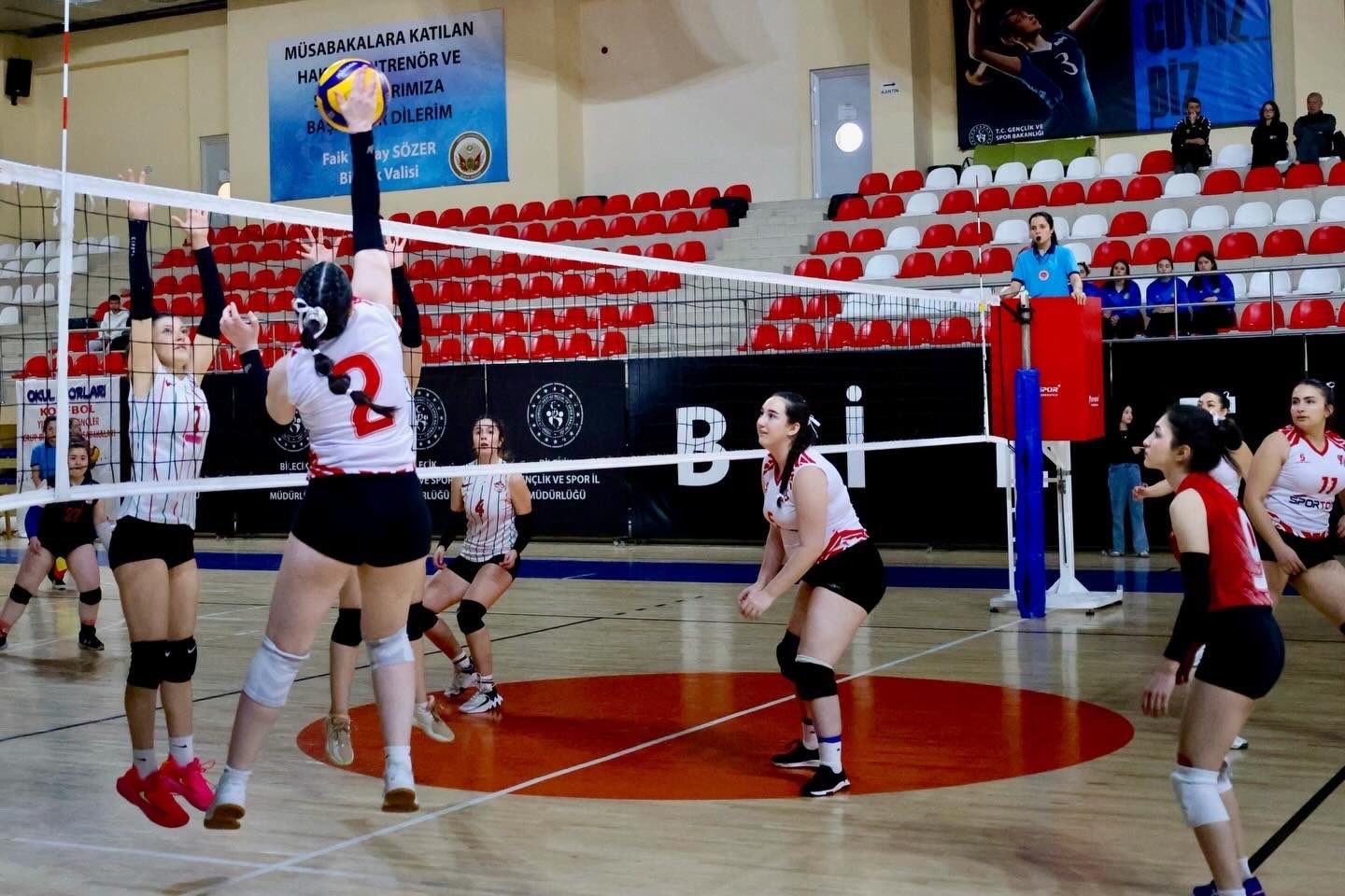 Bilecik’te Bölgesel Lig Kadınlar voleybol grup müsabakaları tamamlandı