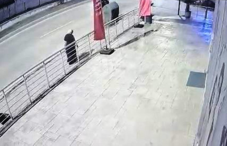 Samsun&rsquo;da kamyonetin &ccedil;arptığı adam 16 metre savruldu: 10 g&uuml;nd&uuml;r komada