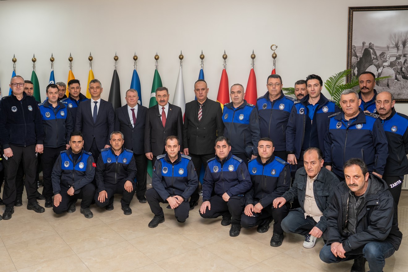 G&ouml;lbaşı Belediye Başkanı Odabaşı, vatandaş ve personelle bayramlaştı
