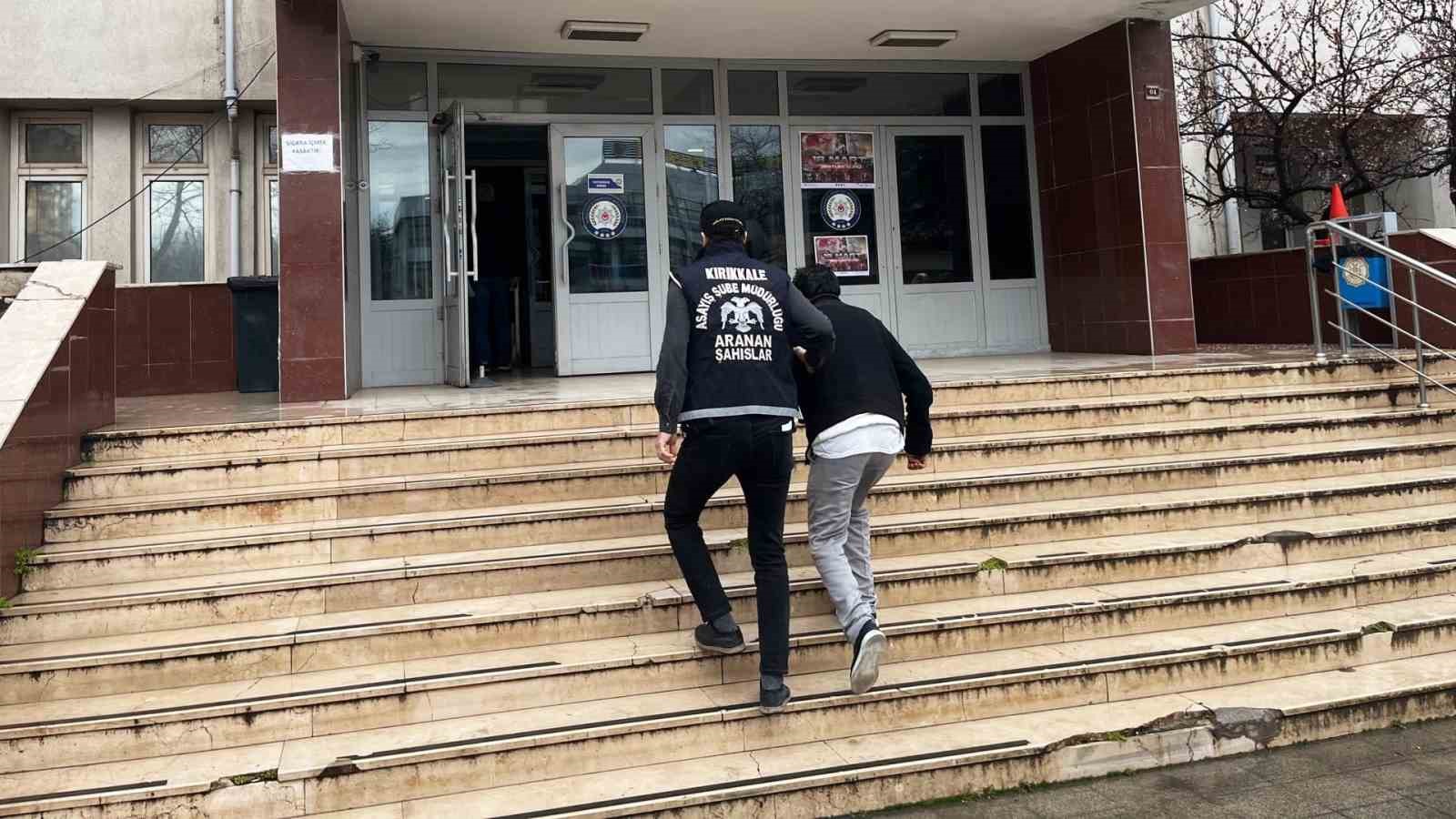 Kırıkkale&rsquo;de aranan 3 h&uuml;k&uuml;ml&uuml; polis operasyonuyla yakalandı
