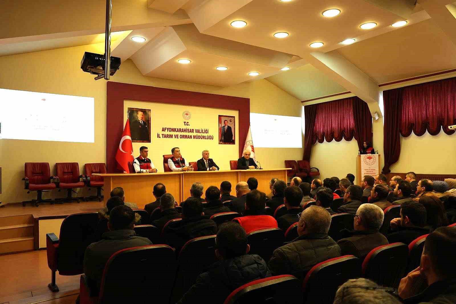 Bitki koruma &uuml;r&uuml;nleri satan bayilere y&ouml;nelik eğitim
