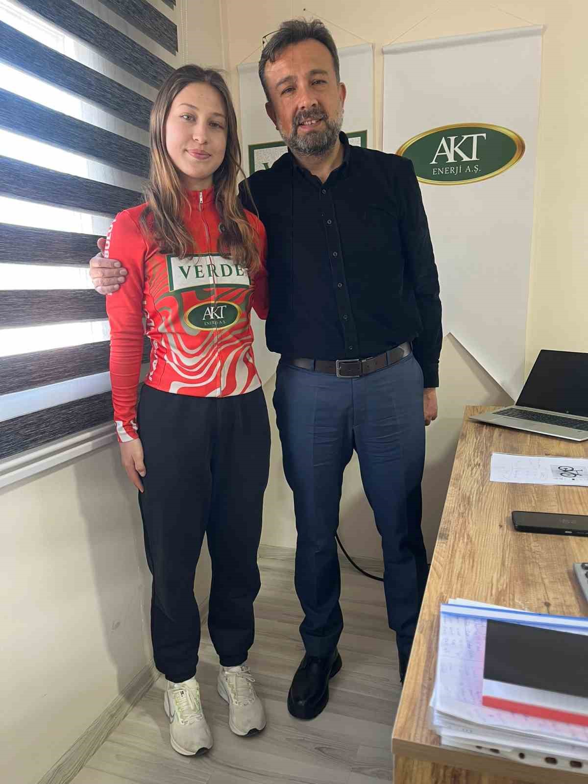 Pedallar D&uuml;nya Şampiyonası i&ccedil;in d&ouml;necek
