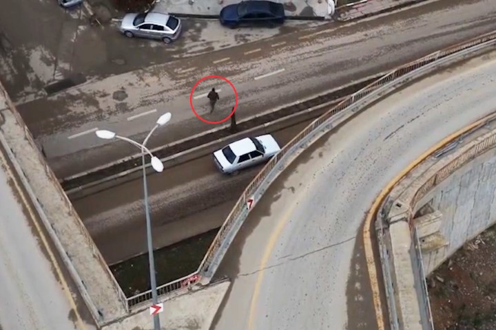 Ka&ccedil;ış planı işe yaramadı, koşarak ara&ccedil; değiştirdi yine yakalandı