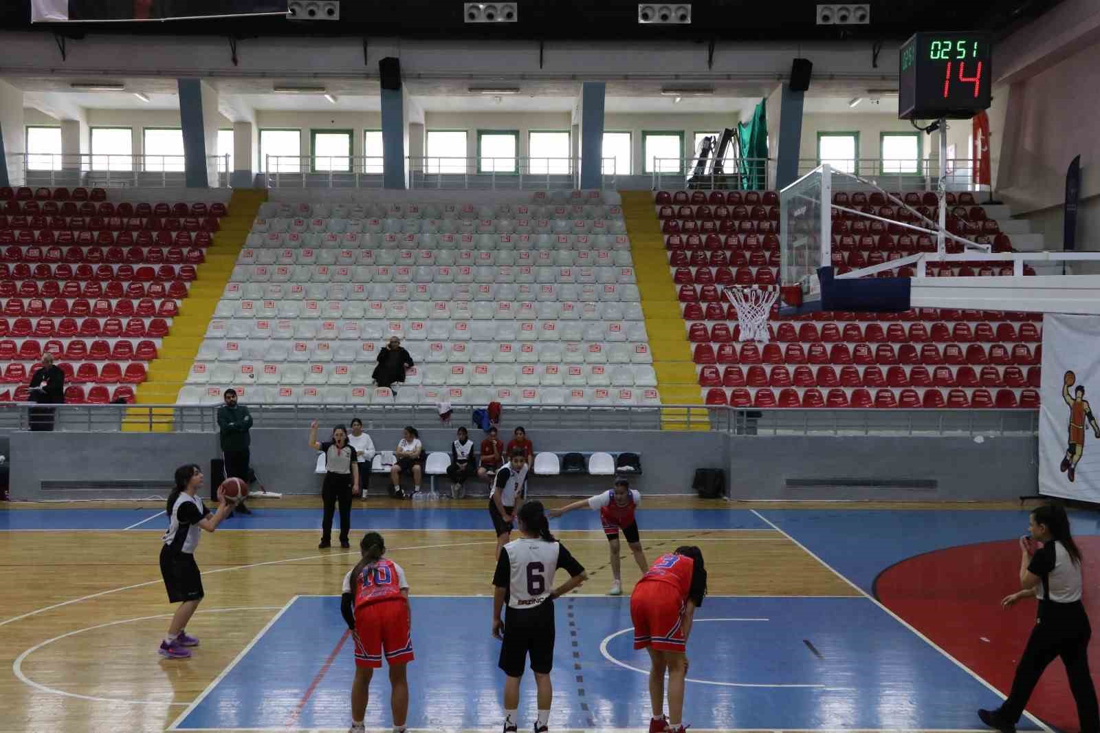 Basketbol Yıldızlar Türkiye Yarı Finalleri Yozgat’ta başladı
