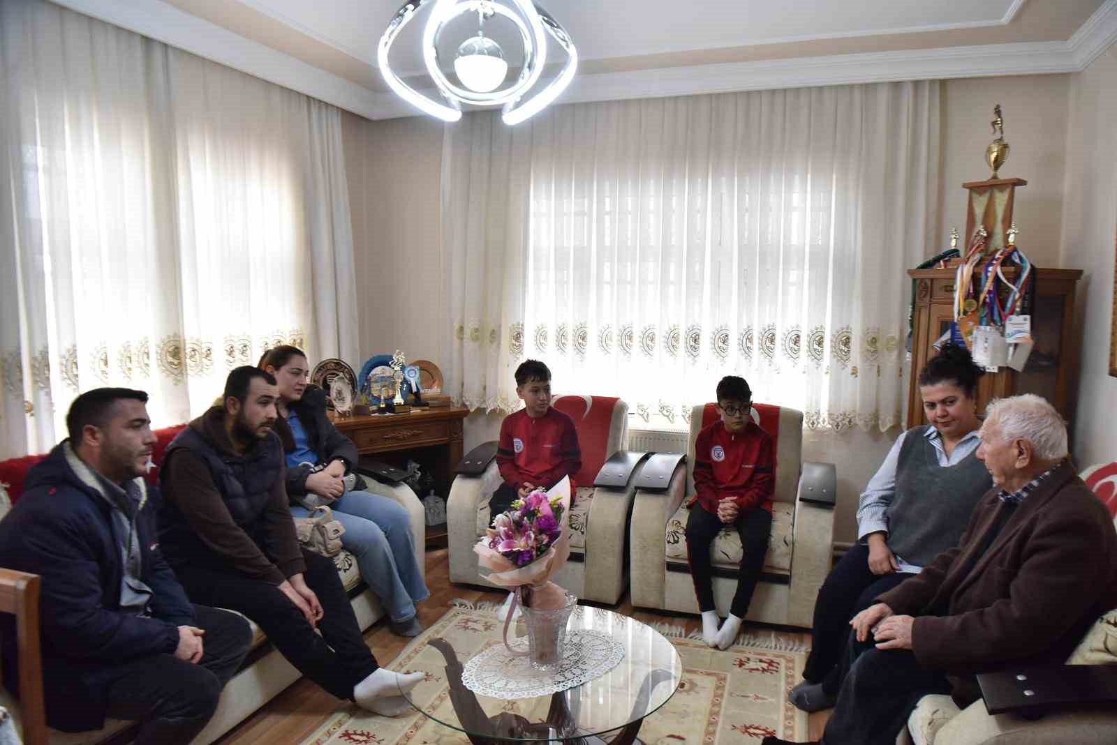 Genç Sporcular, Türk sporuna emek vermiş isimlerle buluştu