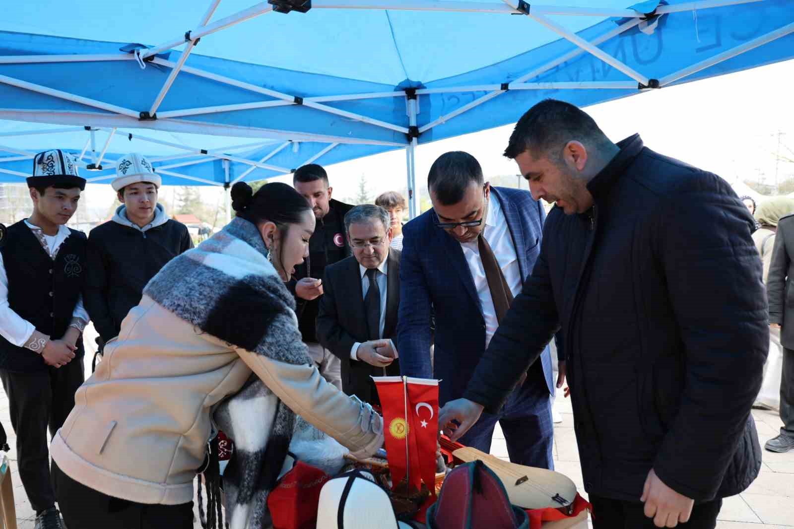 D&uuml;zce &Uuml;niversitesi&rsquo;nde Nevruz Bayramı coşkusu
